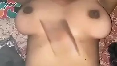 Mallu takes her lover’s cum on her body in Kerala porn