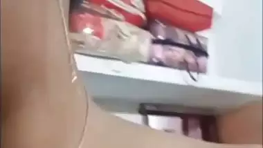 Chubby bhabhi striptease big boobs and pussy show