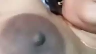 Hot wife on Chamet goes nude during paid viral cam chat