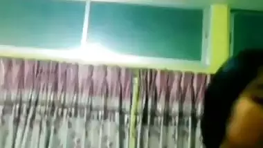 Naked Indian selfie show MMS